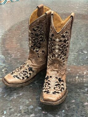 Corral boots